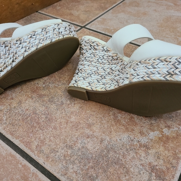 White Platform Sandal - Picture 3 of 7